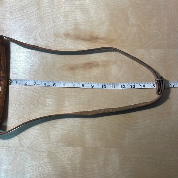 Vintage Floral Tooled Leather Purse - Picture 15 of 16